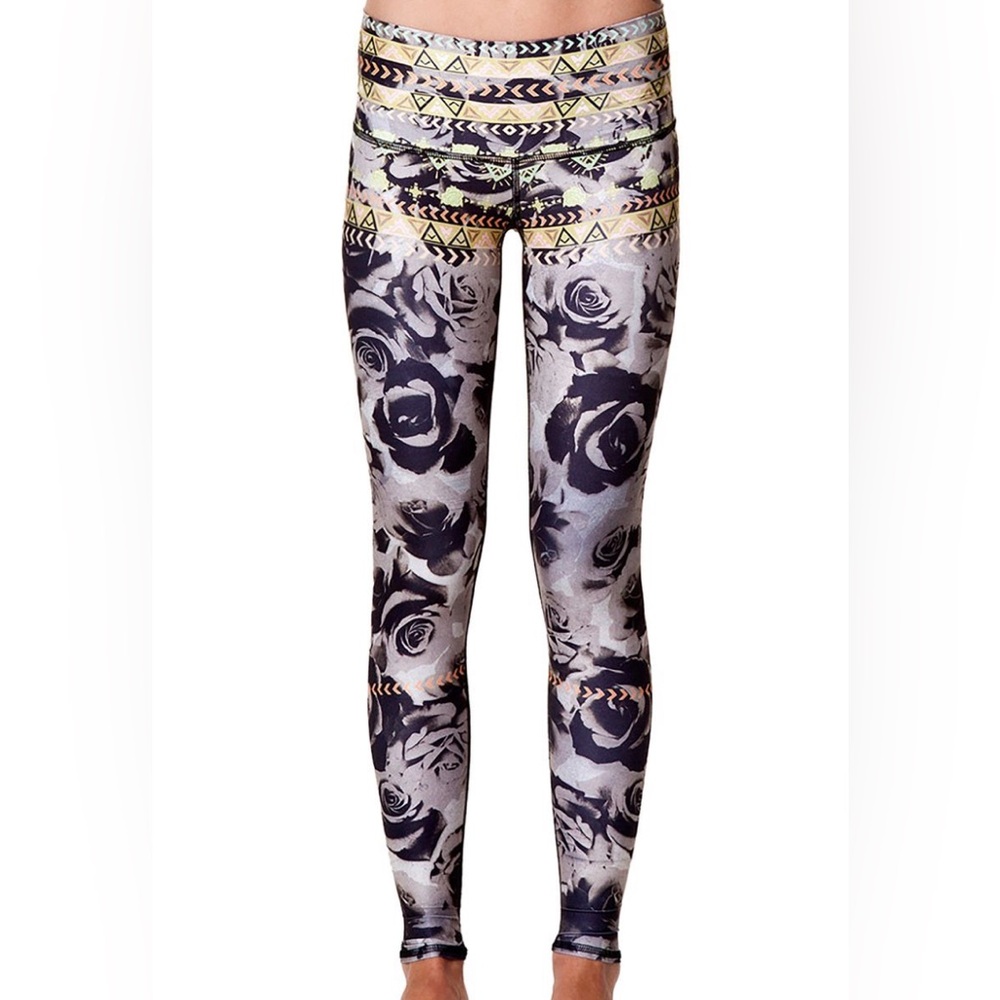 Teeki Desert Rose Hot Pant, Size Small